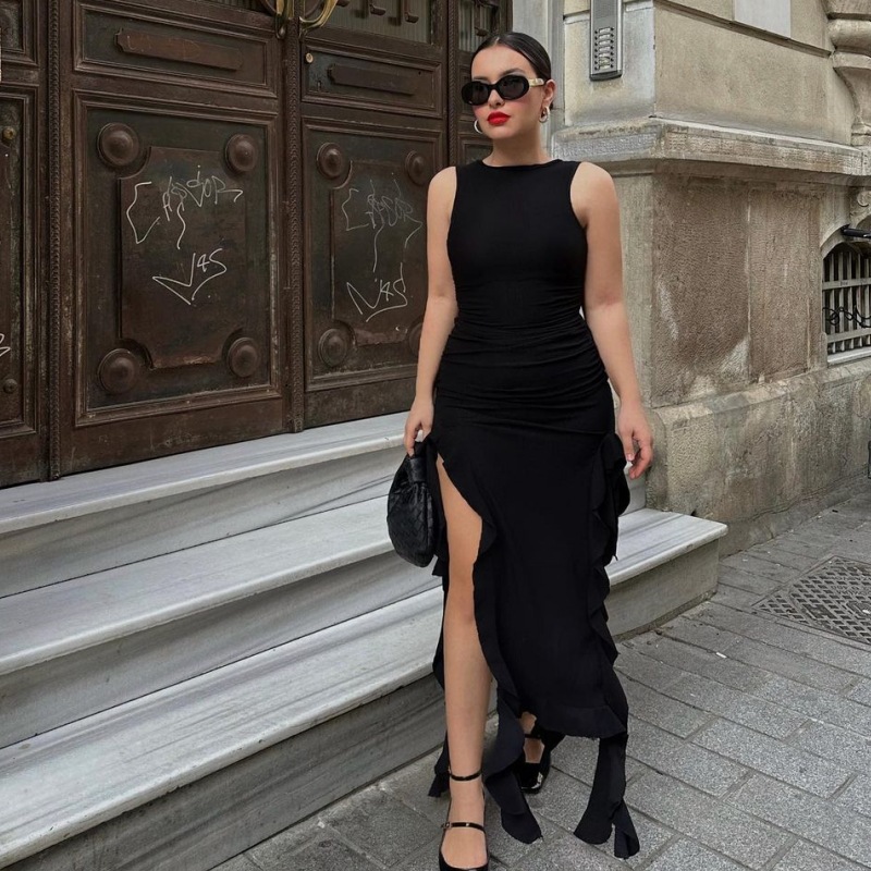 Apricot Round Neck Lace Slit Long Skirt