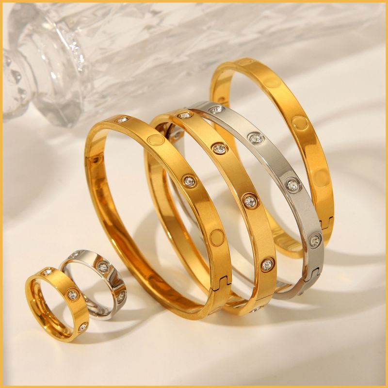 Pulsera Redonda De Acero Inoxidable Con Diamantes