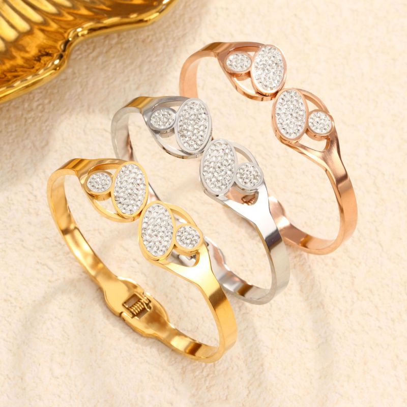 Pulsera Ovalada De Acero Inoxidable Con Diamantes.