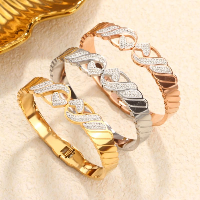 Pulsera De Acero Inoxidable Con Corazón De Diamantes