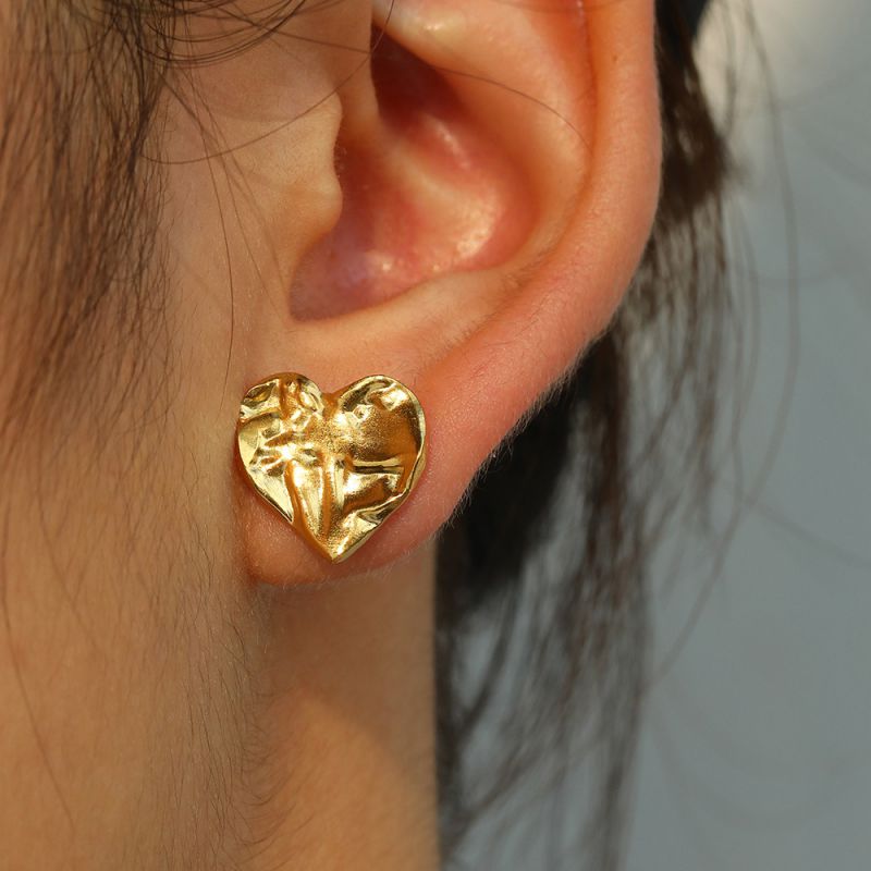 Pendientes De Acero De Titanio Con Forma De Corazón Arrugado