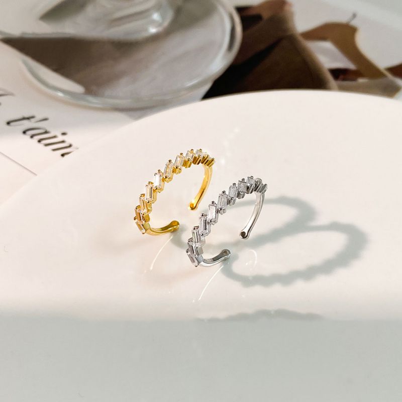 Gold Rectangular Zircon Ring