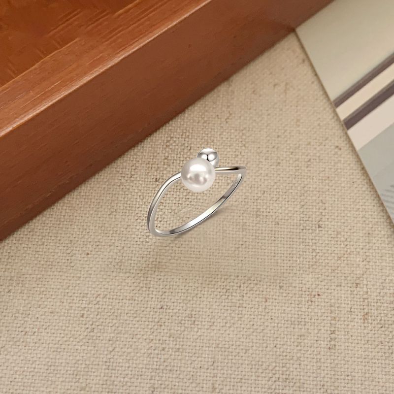 Silver Pearl Curved Ring