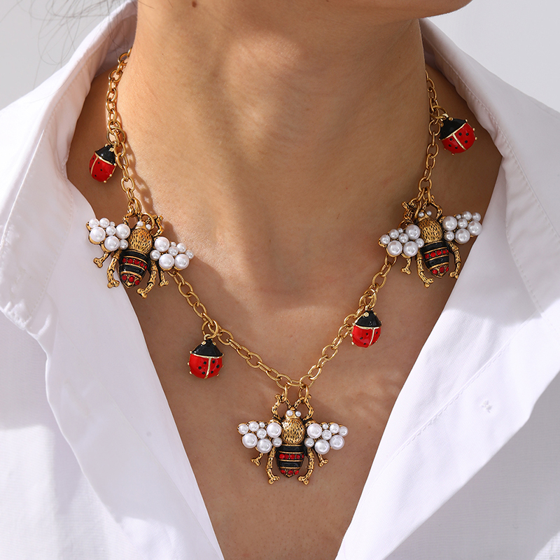 Collar Con Colgante De Mariquita Y Abeja Con Gotas De Aceite Y Perla De Diamante (mediano)