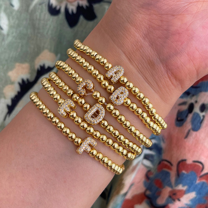 Pulsera De Cuentas Con 26 Letras De Circonitas Incrustadas En Cobre Y Oro (4 Mm)