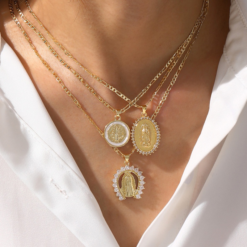Collar Con Retrato De Cobre Y Circonitas