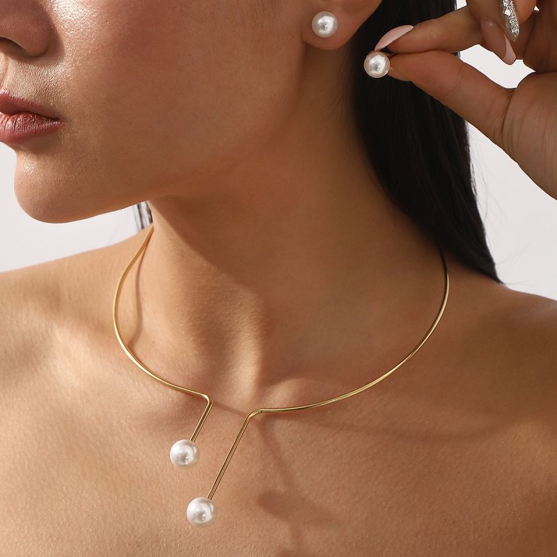 Juego De Pendientes De Cuello Abierto Con Perlas