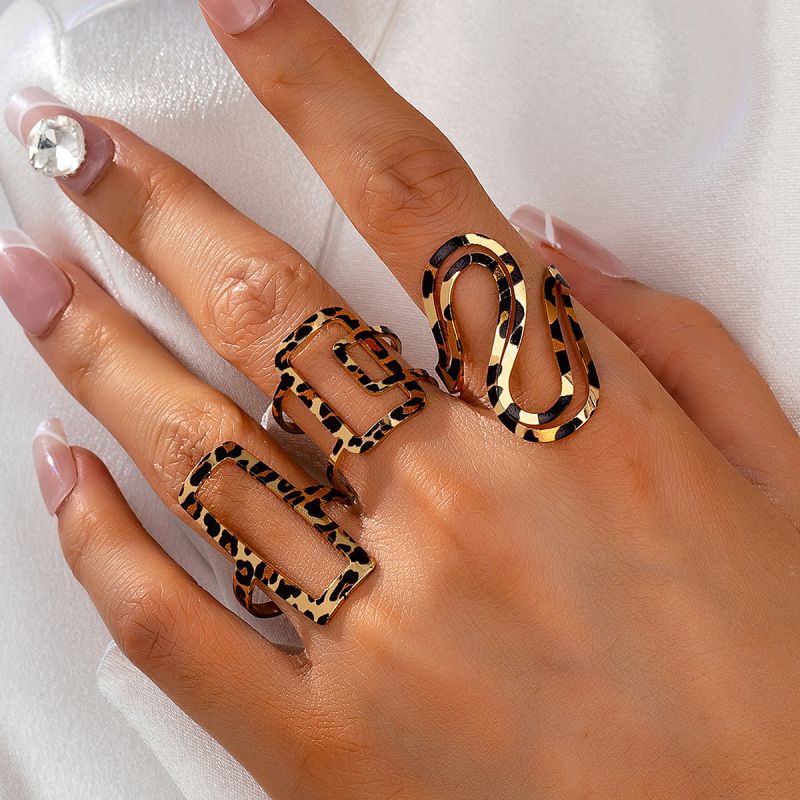 Juego De Anillos Cuadrados Huecos De Aleación Con Diseño De Leopardo