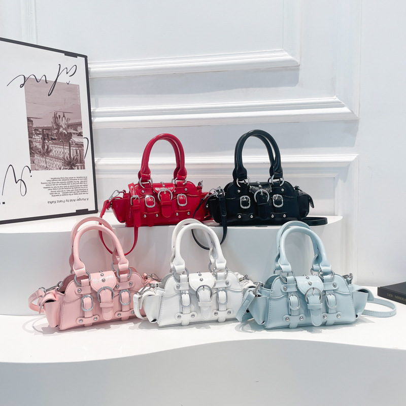 Bolso De Mensajero Con Remaches De Pu