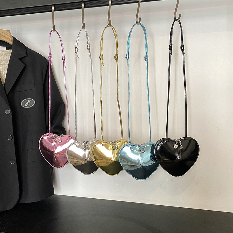 Bolso Bandolera Con Corazón Láser