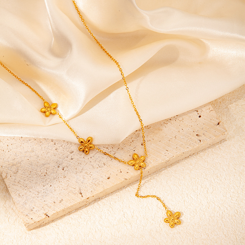 Collar En Forma De Y Con Forma De Flor Estrella Mariposa Y Corazón De Acero De Titanio