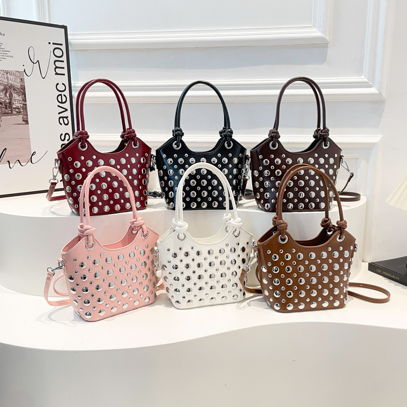 Bolso Bandolera De Gran Capacidad Con Remaches De Pu