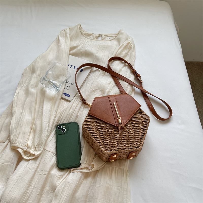 Bolso Bandolera Con Solapa Tejida