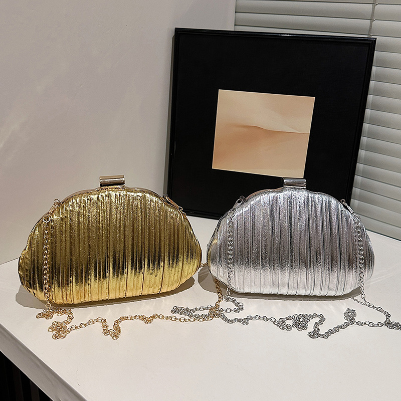 Bolso Bandolera Con Clip Texturizado