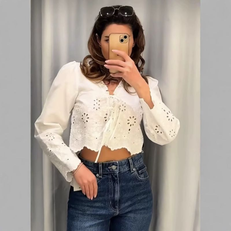 Top Bordado Hueco