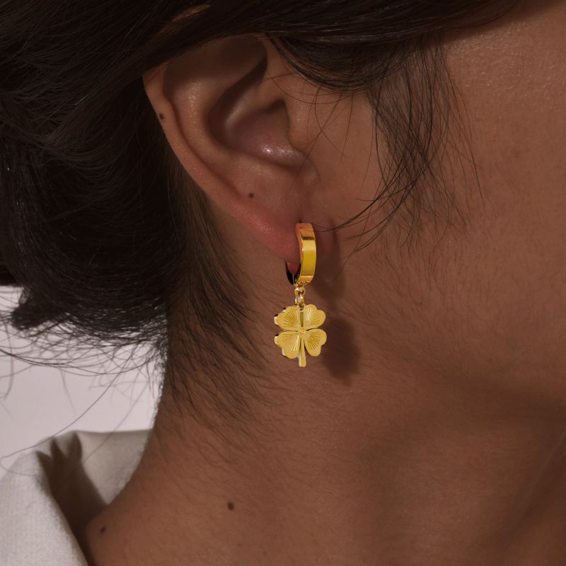 Pendientes De Aro De Trébol De Acero Inoxidable