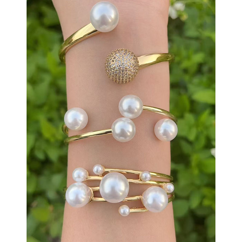 Gold 1 Copper Plated Gold-plated Round Bracelet With Pearls And Diamonds