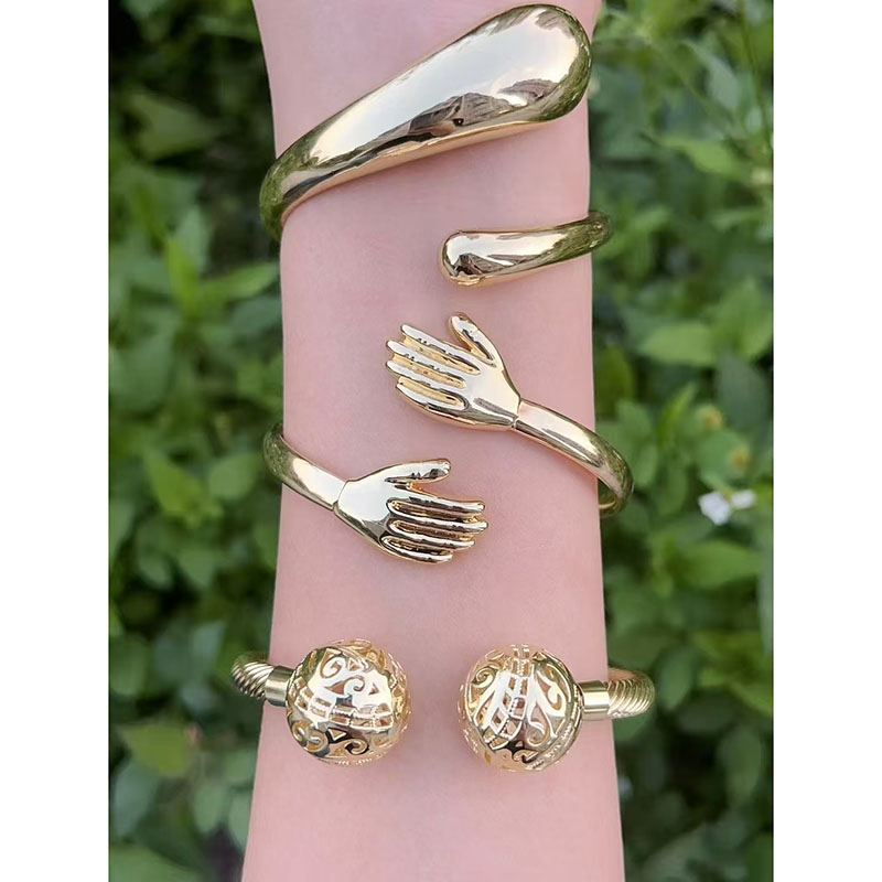 Gold 1 Copper Plated Geometric Palm Hollow Bracelet