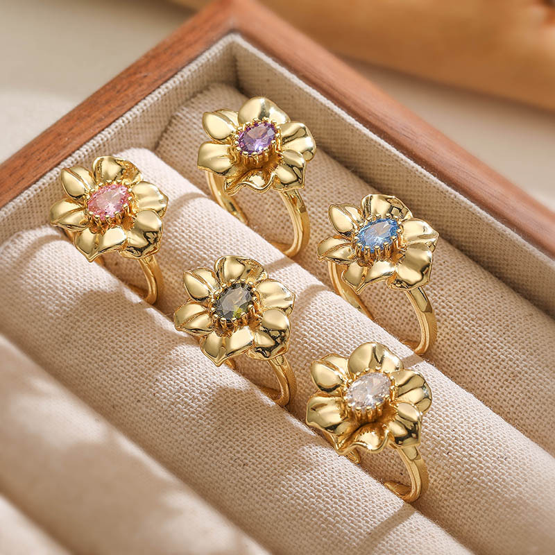 Anillo De Flor De Cobre Con Diamantes