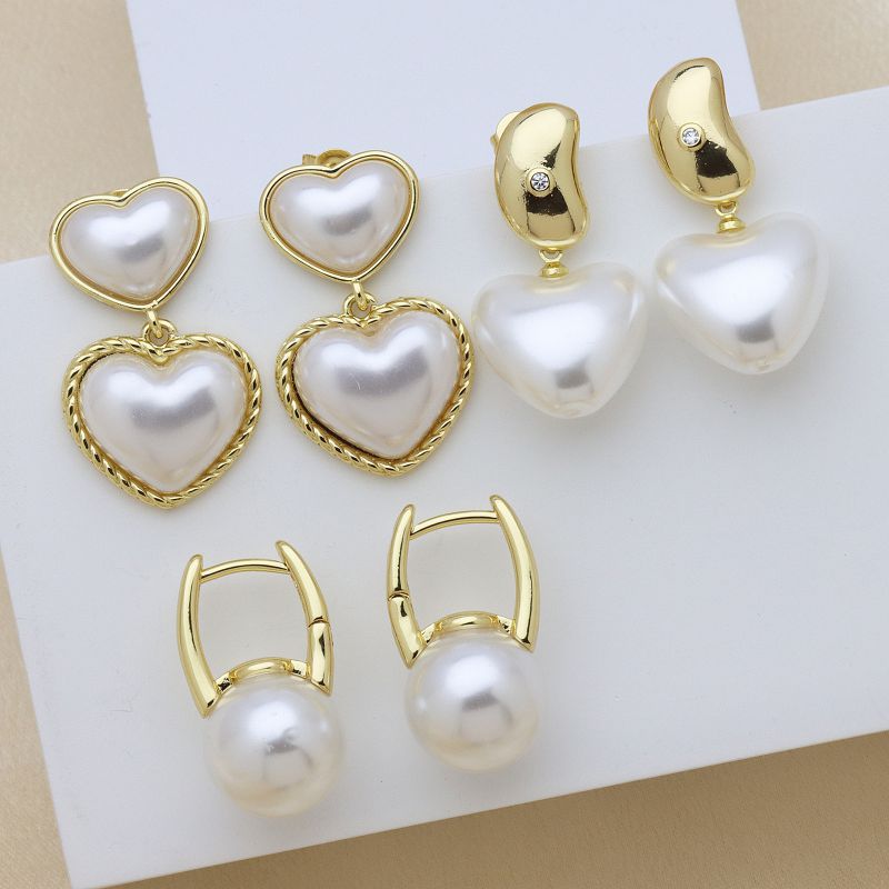A Pearl Heart Earrings