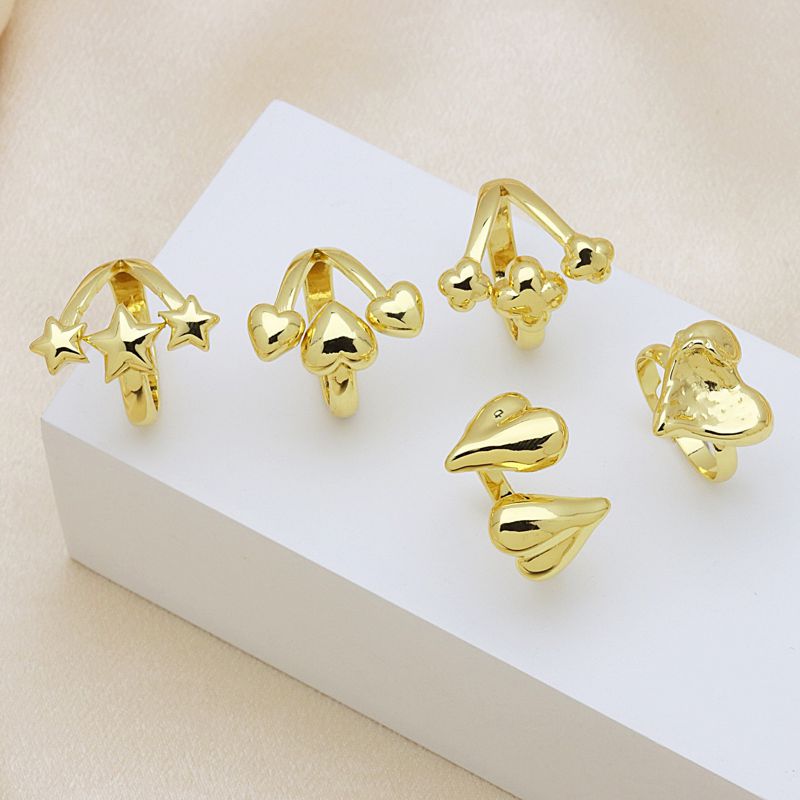 A Copper Plated Gold Five-pointed Star Four-leaf Flower Heart Geometric Ring