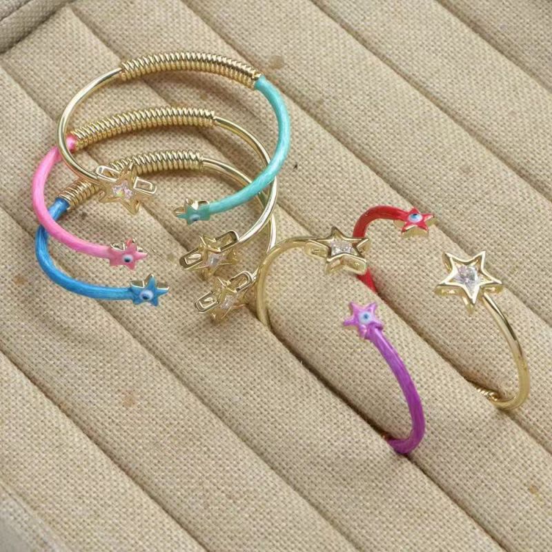 Pulsera De Metal Con Pentagrama De Diamantes Y Ojos De Gota De Aceite