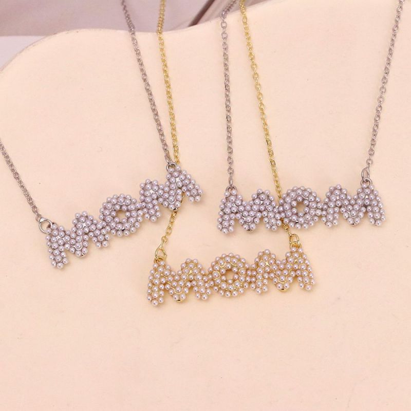 Collar Con Letra Mom Y Perlas De Imitación