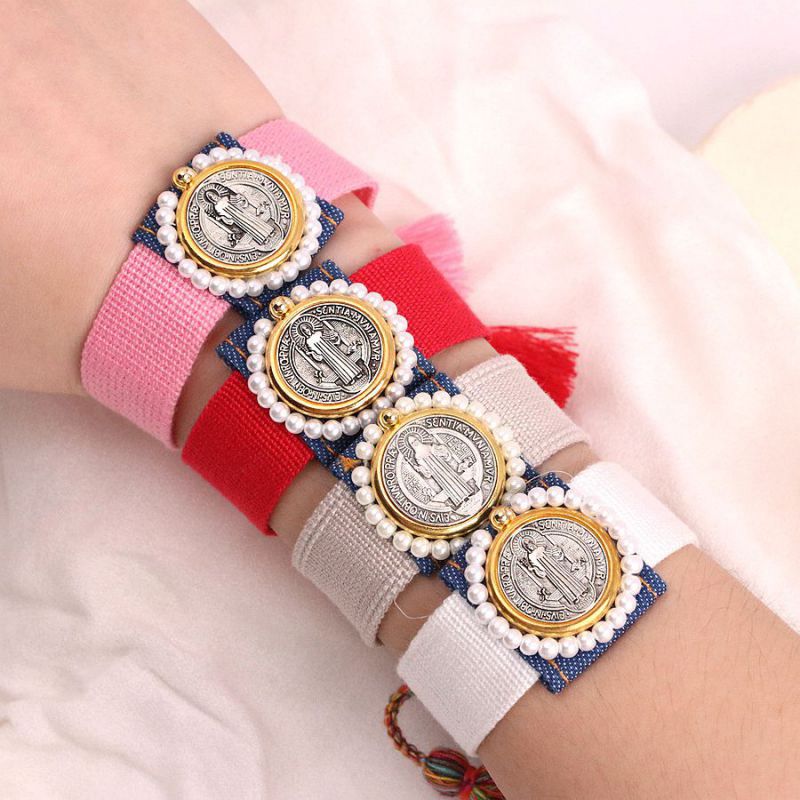 Pulsera Trenzada Con Borlas Redondas De Madonna