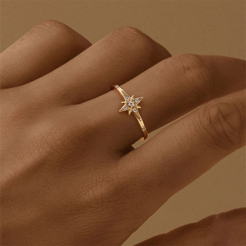 Gold Diamond Eight-pointed Star Ring