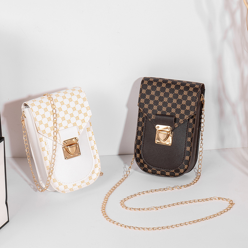 Bolso Bandolera Con Solapa Y Estampado De Pu