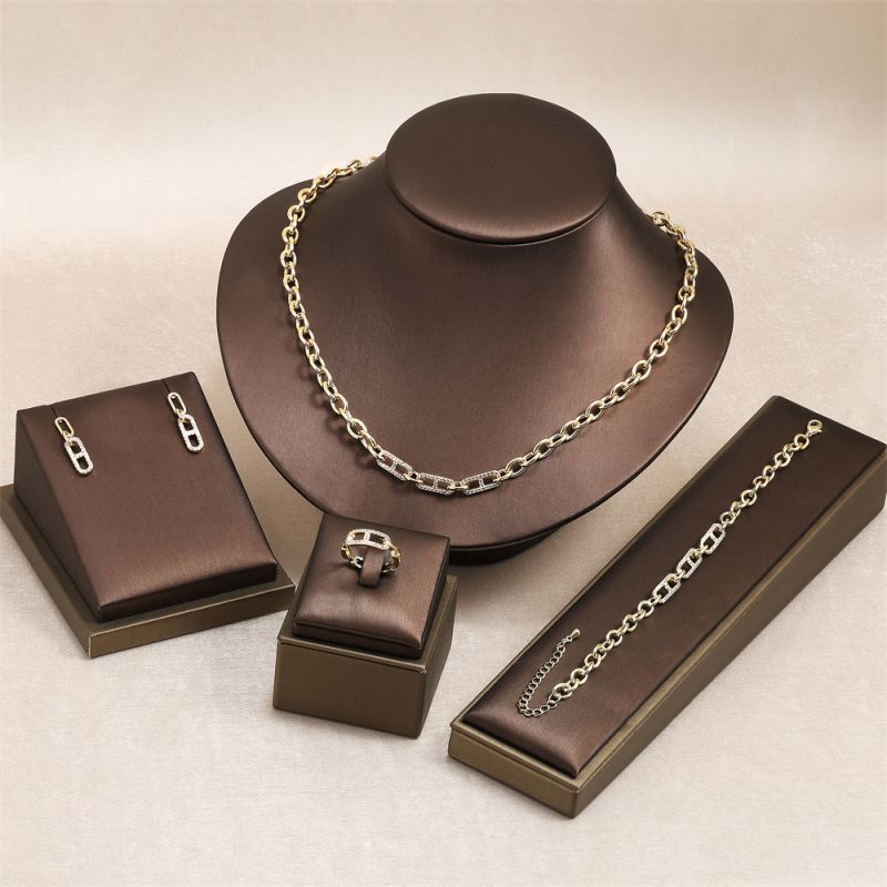 Conjunto De Collar Pulsera Pendientes Y Anillo Con Cadena De Diamantes De Cobre