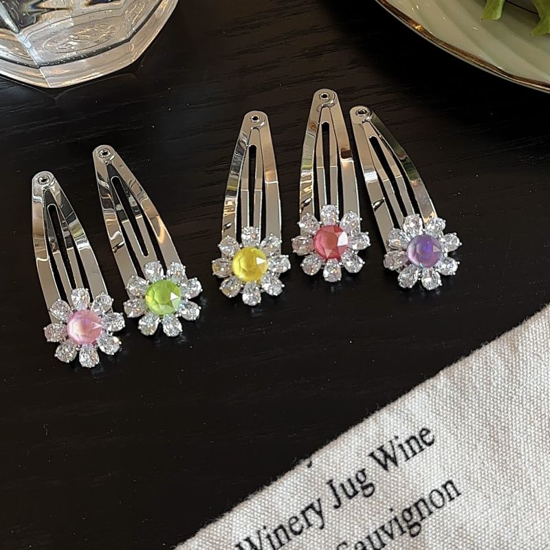 Horquilla Con Flores De Diamantes De Imitación