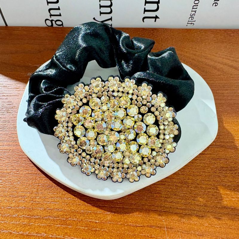 Coletero Ovalado Con Diamantes De Imitación