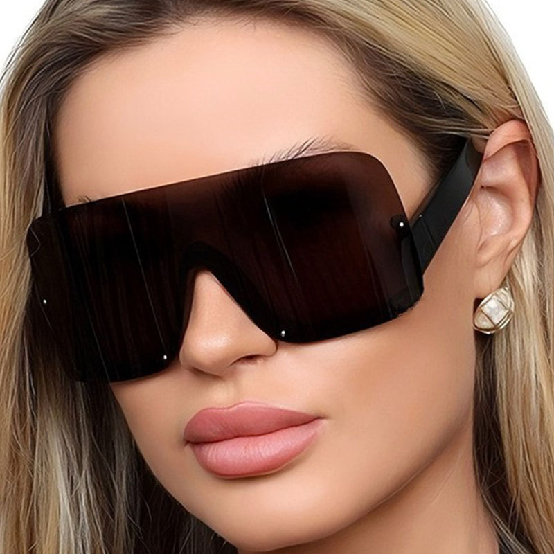 Bright Black Frame Gray Film Ac Square Sunglasses