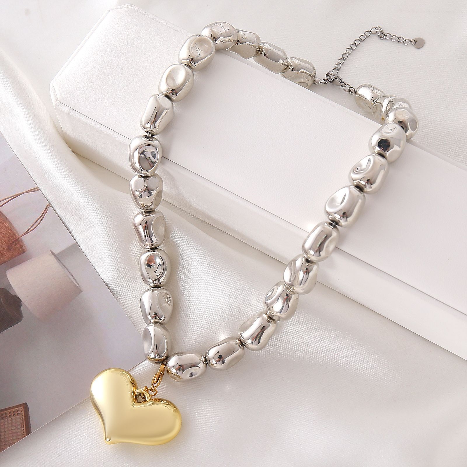 Collar De Corazón De Cuentas Irregulares De Metal