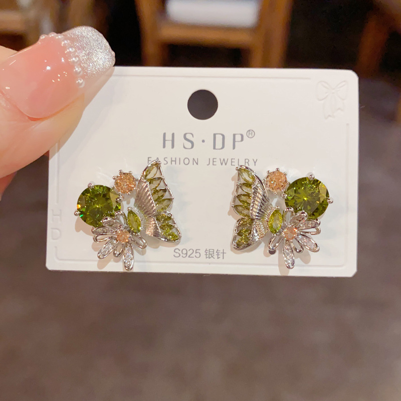 Pendientes De Mariposa Con Diamantes De Cobre