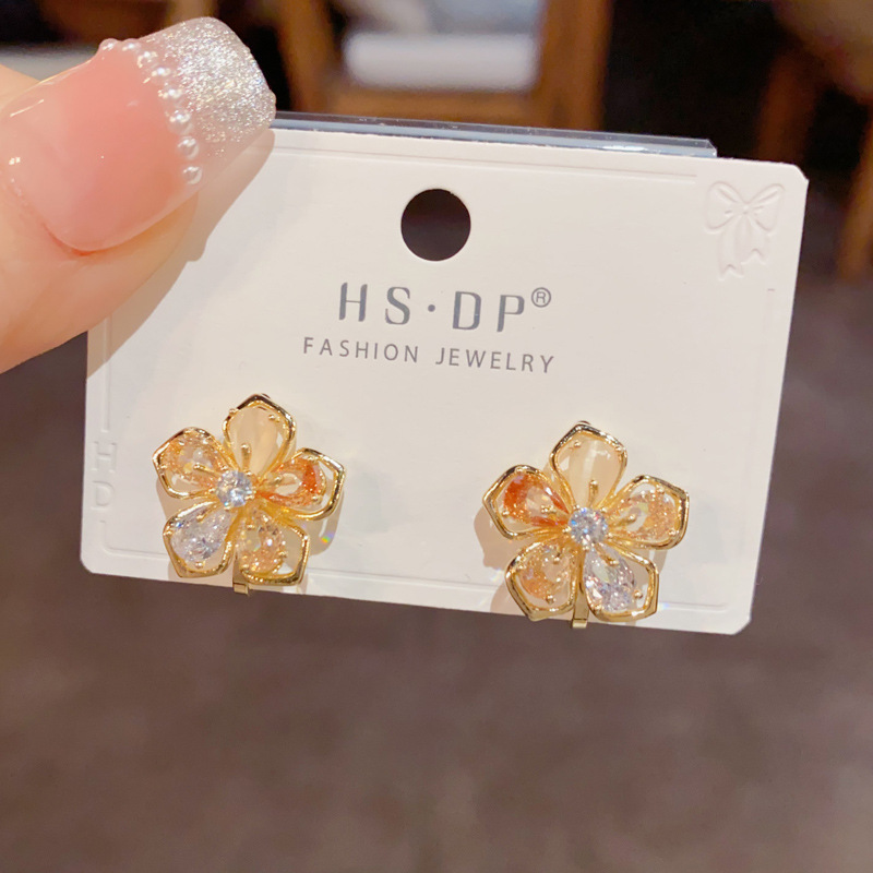 Pendientes De Clip Con Flor De Diamante De Cobre