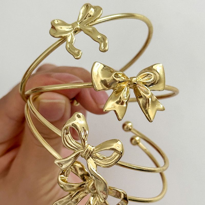 Juego De Pulseras Con Lazo De Aleación