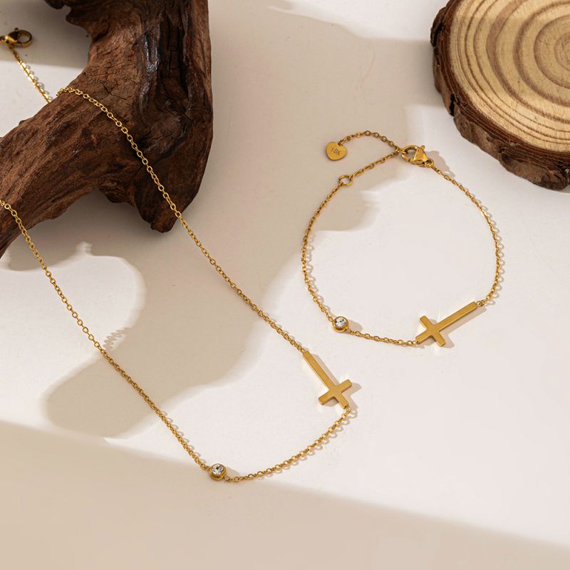 Collar De Cruz De Diamantes De Acero De Titanio