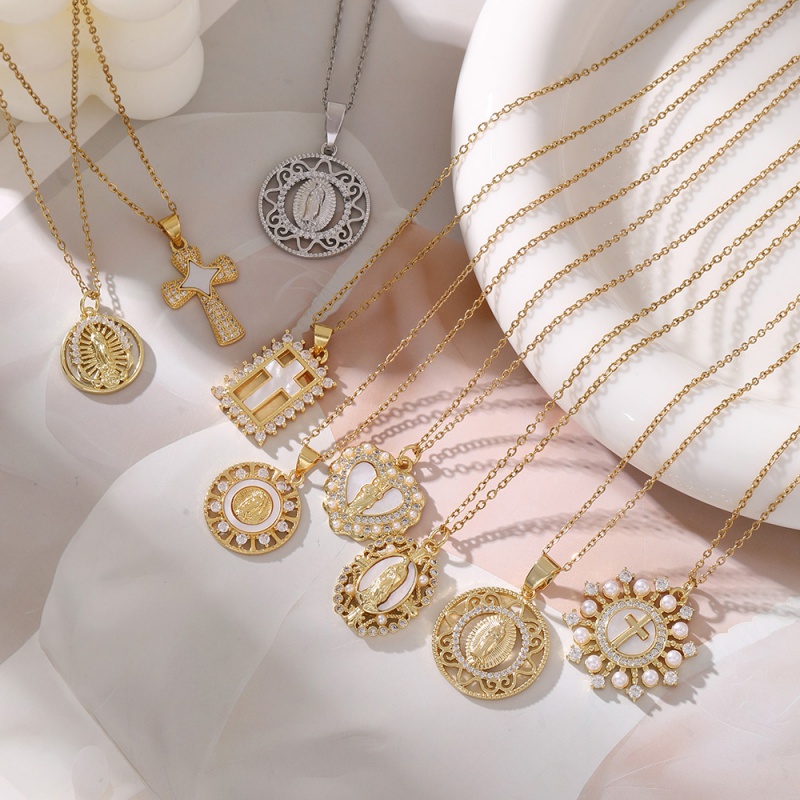 Collar De Perlas Con Retrato De Corazón De Concha De Circonita Con Incrustaciones De Acero De Titanio