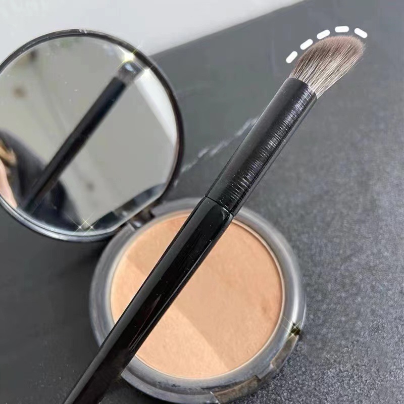 Pincel Para Sombras De Nariz Inclinada
