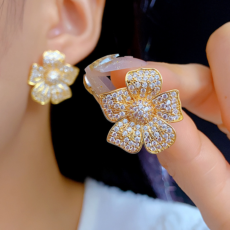 Gold Copper Diamond Flower Earrings
