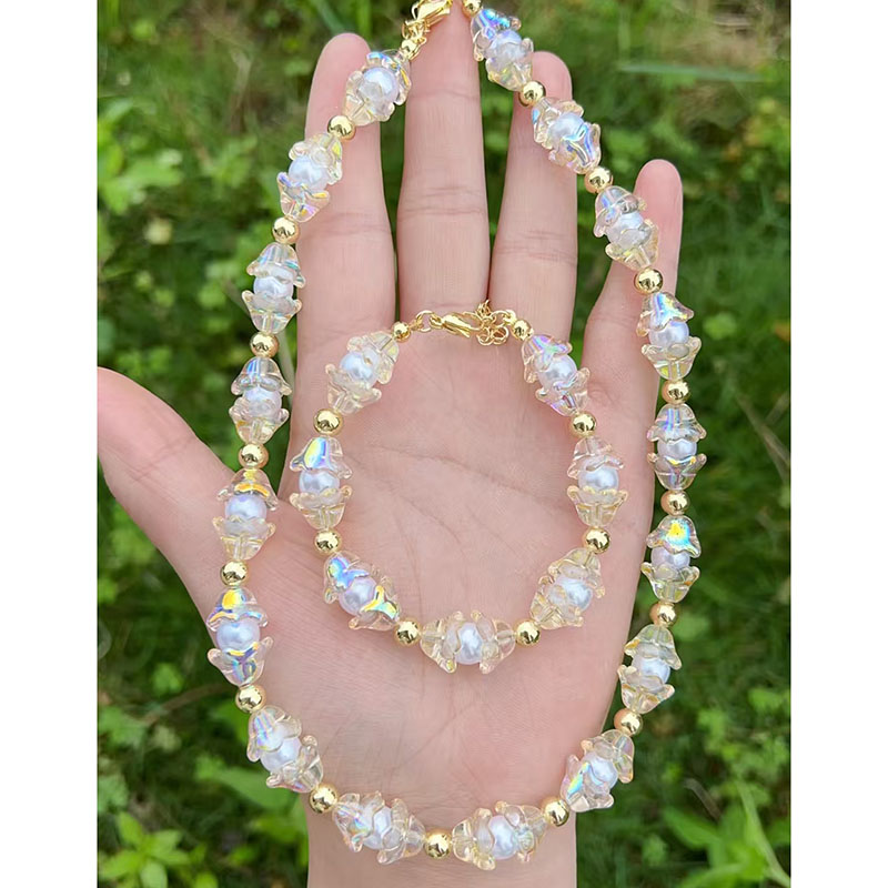 Pulsera Geométrica De Cobre Con Flores De Perla