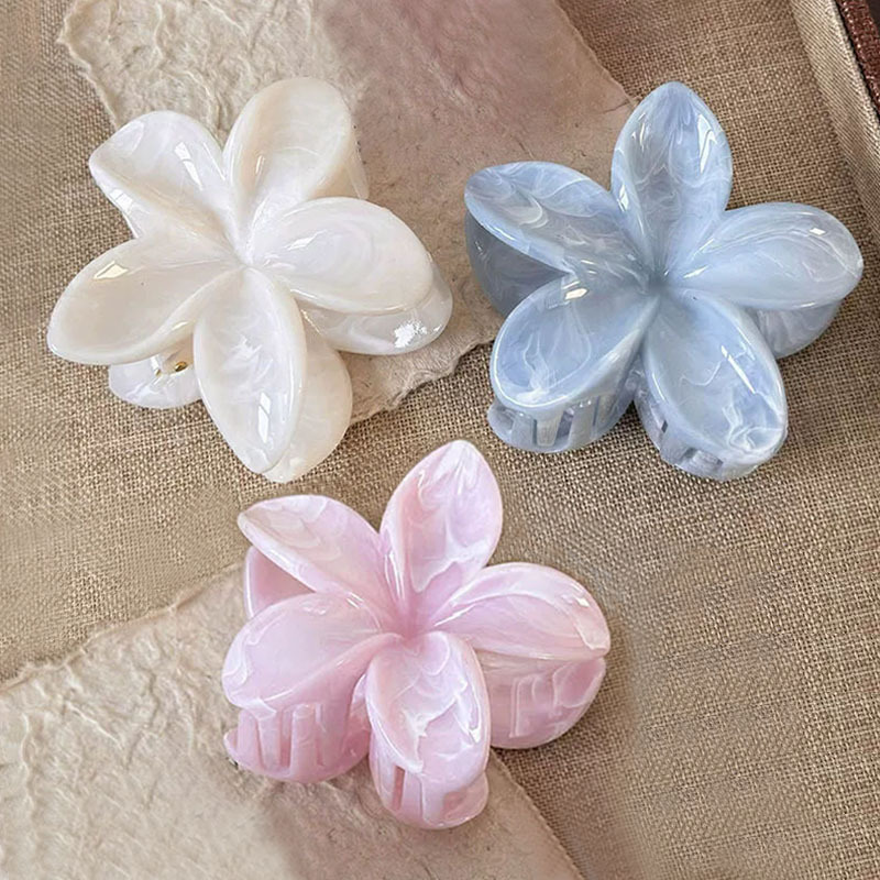 Pinza De Agarre De Plumeria De Resina