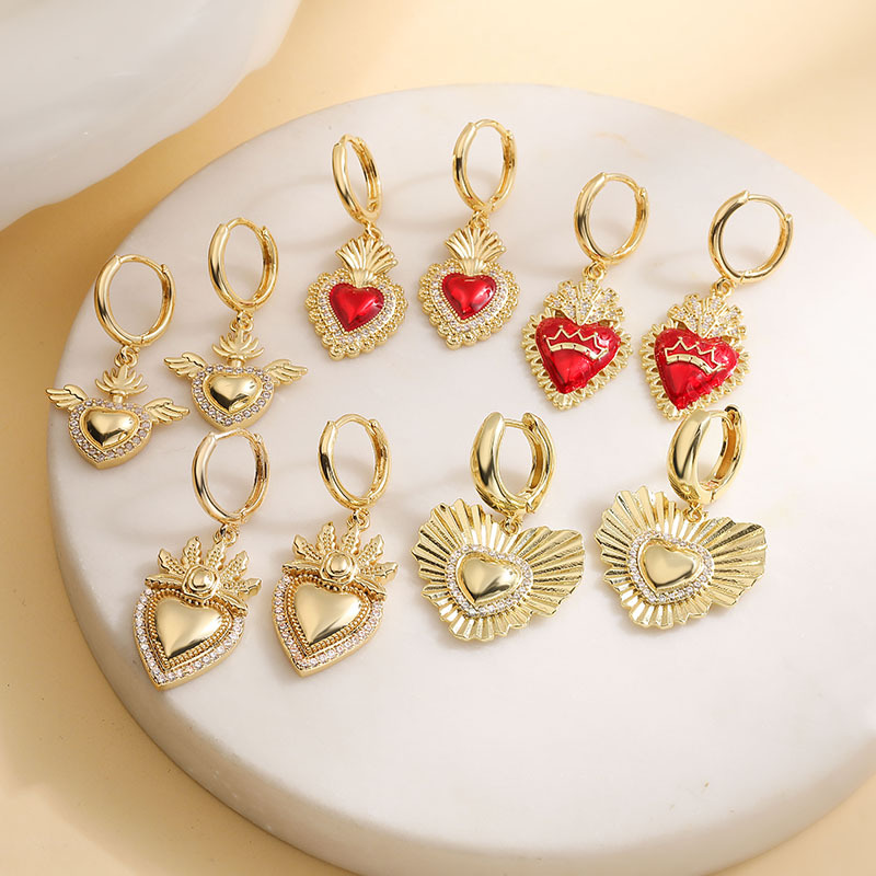 Pendientes De Aro Con Corazón De Diamantes De Cobre