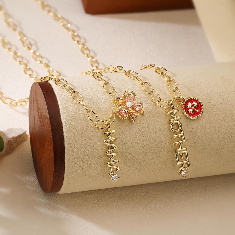 Gold Mother Four-leaf Clover Necklace Copper Diamond Bow Letter Necklace