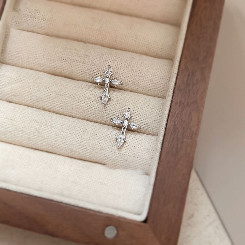 Pendientes De Cruz De Diamantes De Plata