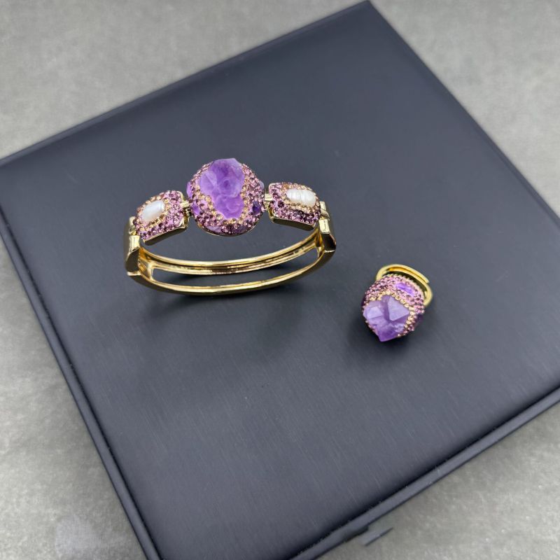 Anillo De Amatista Irregular De Metal Y Diamante