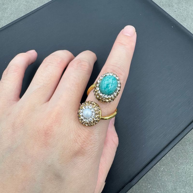 Anillo Irregular De Metal Con Diamantes
