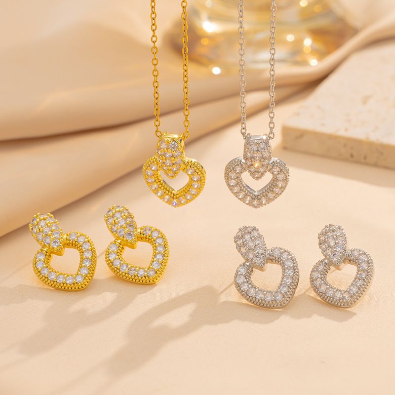 Pendientes De Corazón De Diamantes De Acero De Titanio